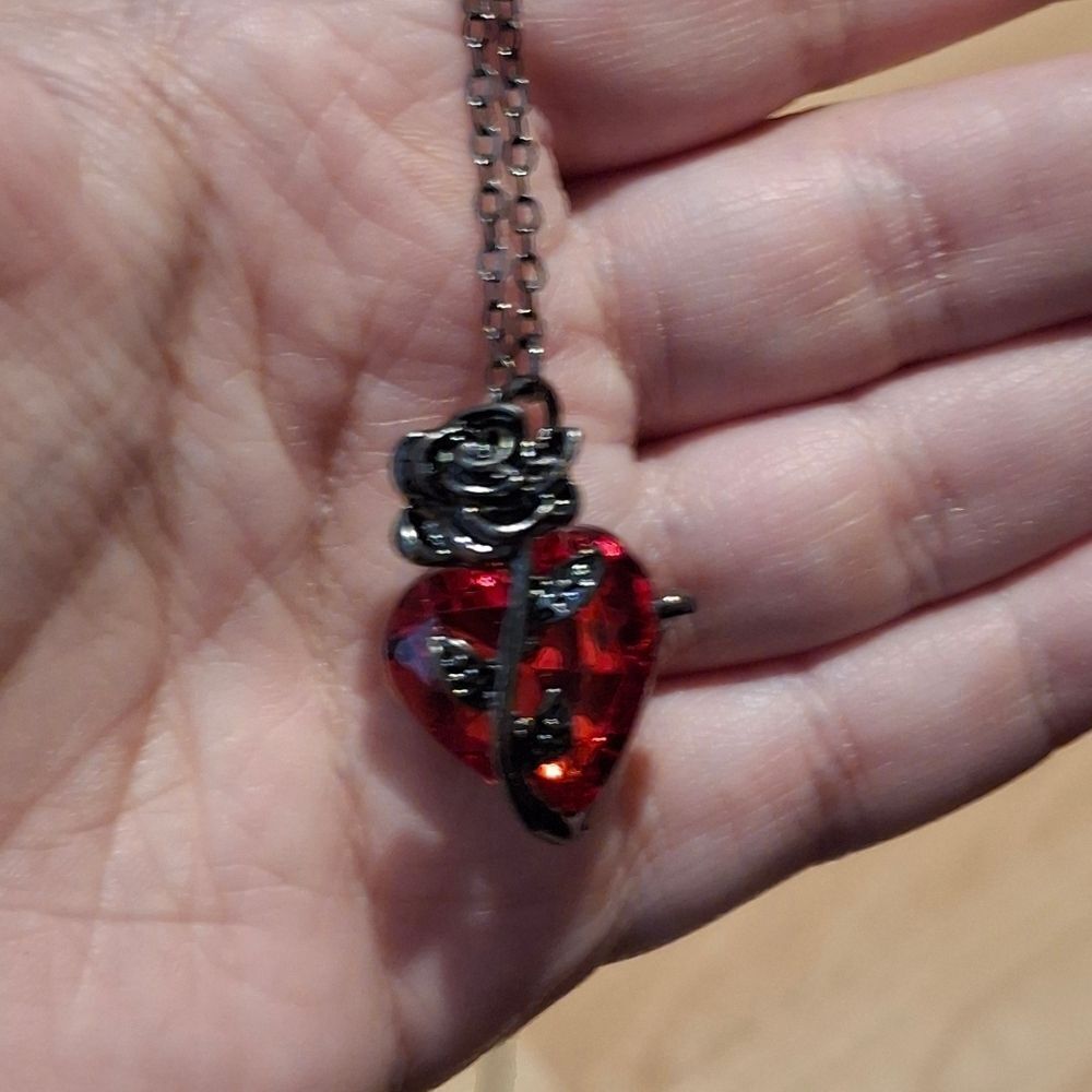 Gothic Black Gun Plated Rose & Heart Diamond Entwined Pendant Necklace - Picture 6 of 6